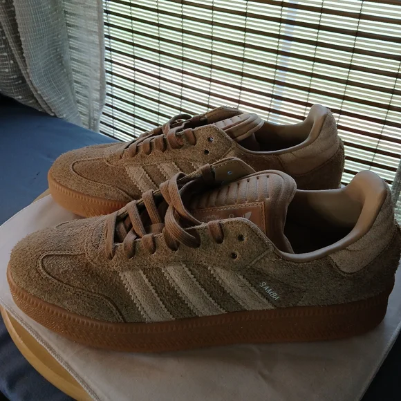 Adidas Beige Suede Sneakers Sz 11 - Picture 3 of 13